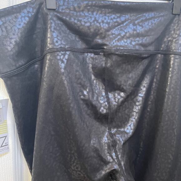 Zella black animal sheen 7/8 leggings Sz XXL - Picture 9 of 10